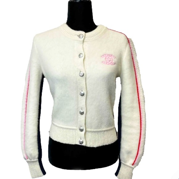 CHANEL Tops - SOLD !!!Chanel CC jacket sweater size 36fr or 4-6us , Preowned 100% authentic!!!